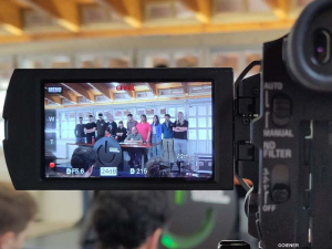 Burujabetzaren aldeko manifestu kolektiboa sinatu dute itzalaldiaren urtemugan